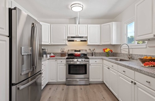 West Beach Condo | Bright and Airy Newly Remodeled Condo At West Beach