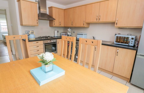 Ayr Cottage | BRIGHT AND BEAUTIFUL, pet friendly, country holiday cottage in Ayr
