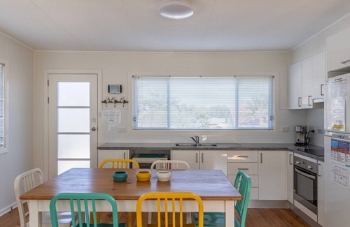 Sussex Inlet House | Bright and Breezy and Newly renovated!