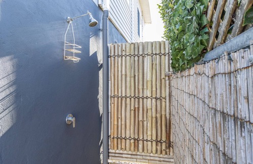 Sussex Inlet House | Bright and Breezy and Newly renovated!
