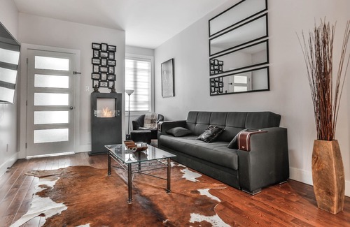 Montreal-Nord House | Bright and Charming Montreal full house