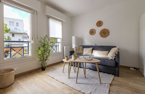 Casselardit Apartment | Bright and charming studio next to the tram