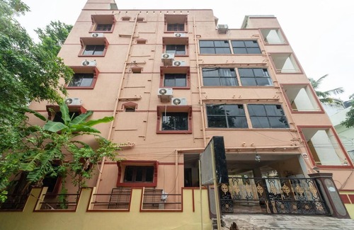 Tirupati House | Bright and Cosy Room Stay @ Tirupati