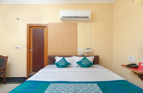 Tirupati House | Bright and Cosy Room Stay @ Tirupati