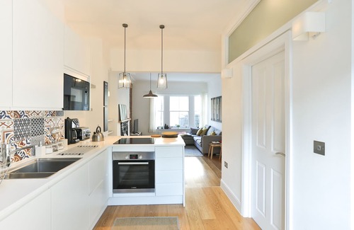 Pembridge Condo | Bright and cozy apartment in Notting Hill.
