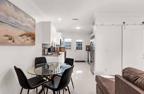 Homestead House | Bright and Cozy Home in Homestead