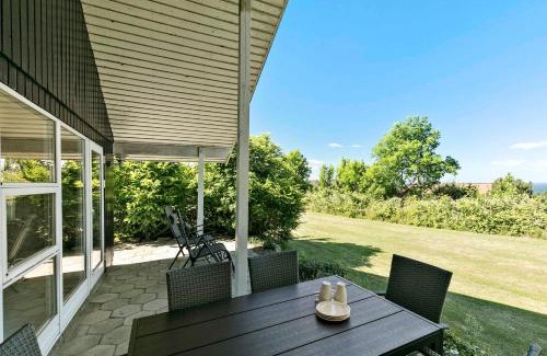 Vang House | Bright And Cozy Summer House With Sea View