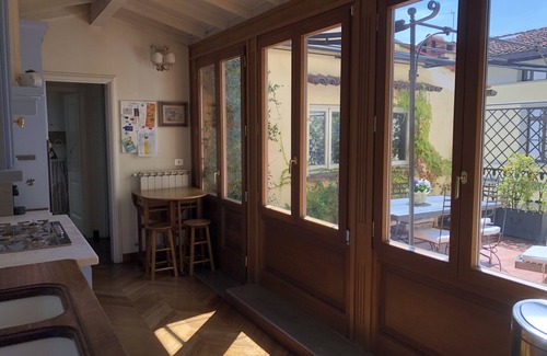 Santo Spirito Apartment | Bright and elegant flat with terrace near Ponte Vecchio