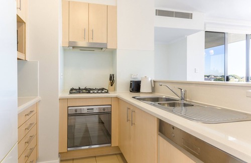 Waterloo Apartment | Bright and Modern Apartment in Amazing Location