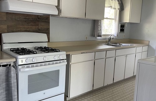 Abbott Loop Cottage | Bright and spacious upper unit, newly remodeled, on centrally located 1-acre lot