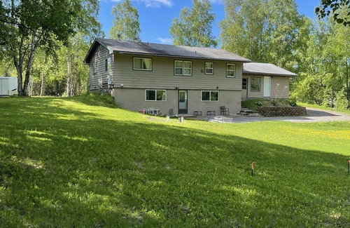 Abbott Loop Cottage | Bright and spacious upper unit, newly remodeled, on centrally located 1-acre lot