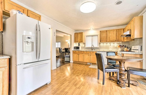Allen House | Bright Ann Arbor Home w/Yard, 3 Mi to U of M