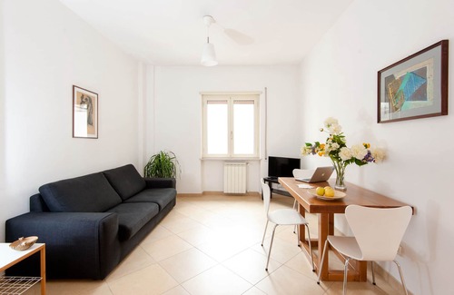 Casal Bertone Apartment | Bright apartment near the Center and University