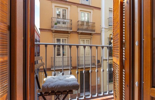 San Felipe Neri Apartment | Bright apartment with patio and balconies in the center
