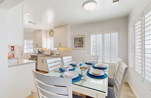 South Oceanside House | Bright, attractive family house right on beach w/firepit, free WiFi, private W/D