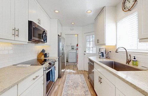 South Oceanside House | Bright, attractive family house right on beach w/firepit, free WiFi, private W/D