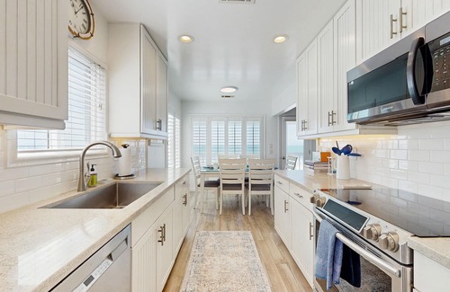 South Oceanside House | Bright, attractive family house right on beach w/firepit, free WiFi, private W/D