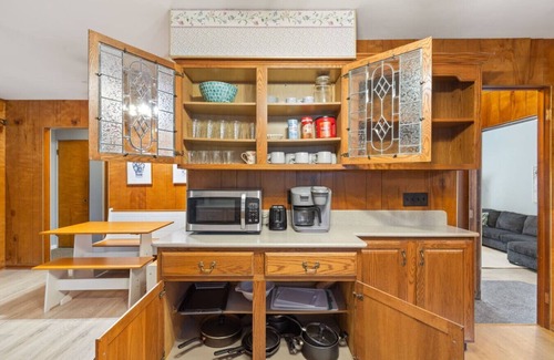 Batavia House | Bright Batavia Home-3BDRMw/Yard!