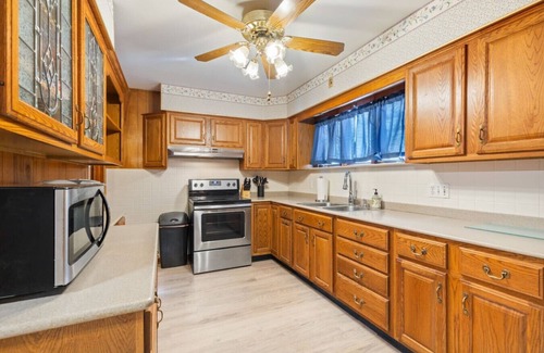 Batavia House | Bright Batavia Home-3BDRMw/Yard!