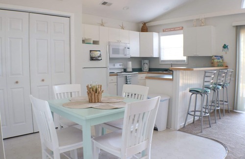 Colington House | Bright & Beachy 3 bed/2 bath Soundside MP6