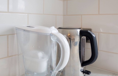 Ealing Apartment | Bright & Beautiful Apt, Ealing Broadway, London!
