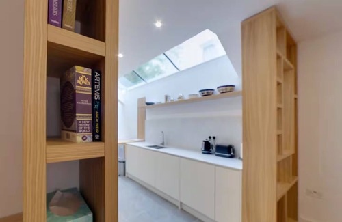 Mill Road House | Bright Beautiful Modern 2 Bed Home Pass The Keys