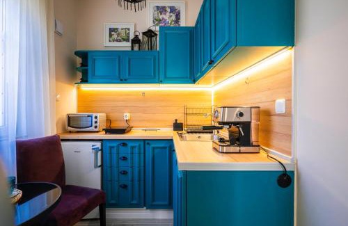Oborishte Apartment | Bright Bohemian Studio with Prime Location