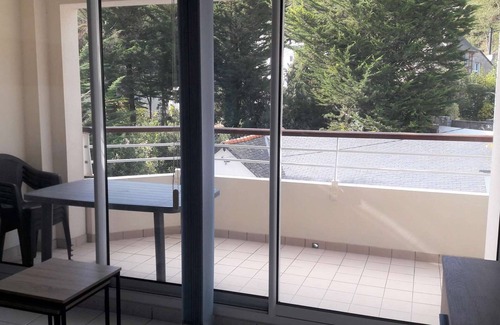 Saint-Cast-le-Guildo Apartment | Bright, comfortable apartment 100m from the beach and close to shops