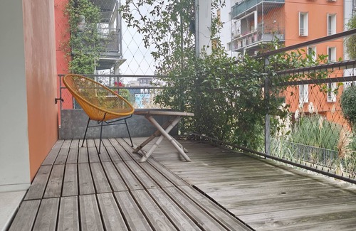 L'Ile-Saint-Denis Apartment | Bright, comfortable apartment