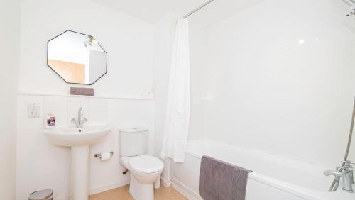 Nottingham City Centre Apartment | Bright Contemporary Studio in Central Nottingham