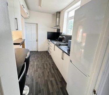 Easton House | Bright & Cozy Private Room Near Bristol City Centre