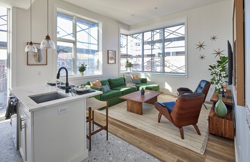 Hoboken Apartment | Bright Designer Loft – steps from PATH to NYC