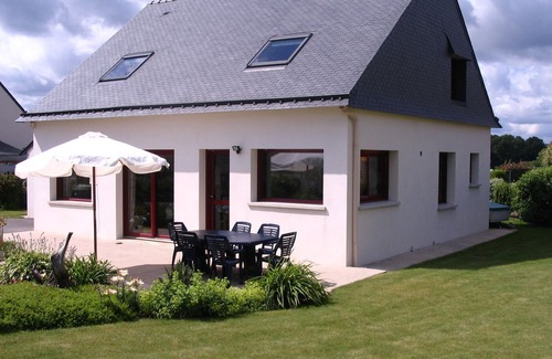 Colpo House | Bright detached house with landscaped garden sleeps 2 to 6, wifi access