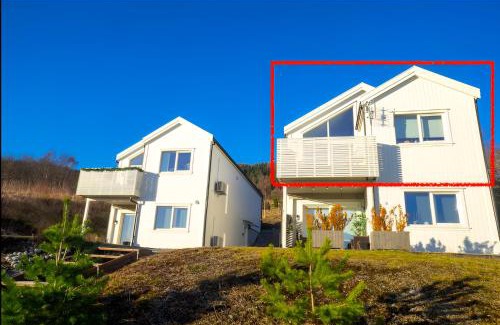 Jorpeland Apartment | Bright Fjord View Apartment Jørpeland