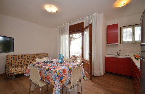Bibione Lido dei Pini Apartment | Bright flat surrounded by a garden 700m from the sea