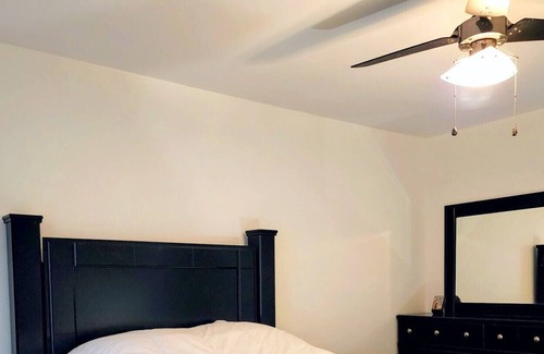 East Memphis Apartment | ++Bright &Friendly 2BR Retreat in Prime UoM Area++