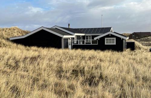 Houvig House | Bright House In Dune Row Near The North Sea