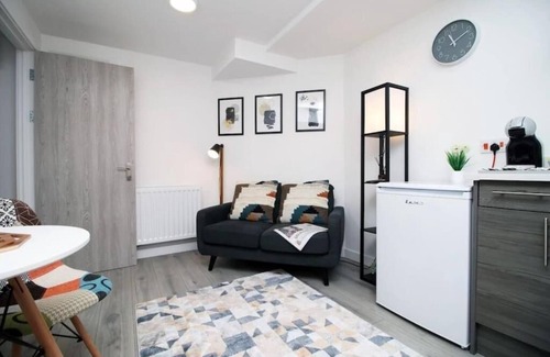 Roath Apartment | Bright & Modern Cardiff Stay