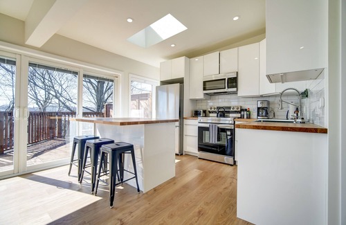 Harbourview House | Bright, Modern Suite in the Heart of Downtown Dartmouth!