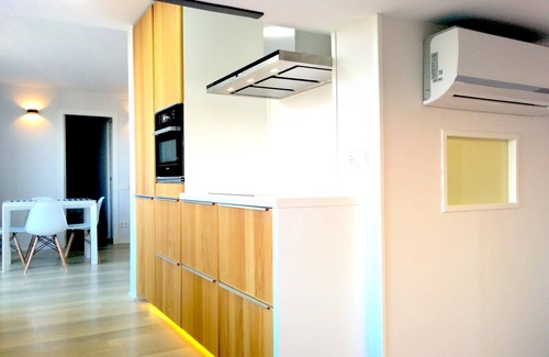 Vallpineda Apartment | Bright renovated apartment with views of the vineyards and sea plus pool