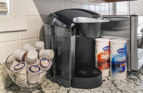 Russell House | Bright & Roomy 5BR – Family-Ready Near Naval Base!