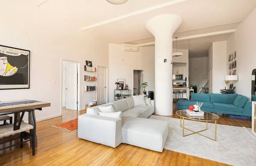 Hudson Square Apartment | Bright Soho Loft with View