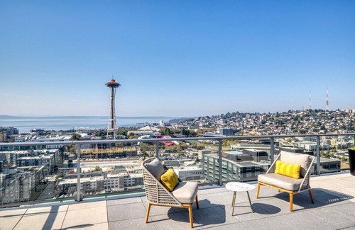 South Lake Union Apartment | Bright South Lake Union 2BR w/W/D & Roof, nr Lake Union, by Blueground