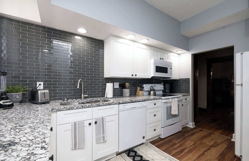Old North Columbus House | Bright Spacious 5BR Perfect for Groups or Family