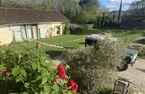 Pontcirq House | Bright spacious gite with pool near Cahors