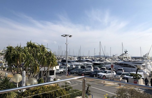Mandelieu-La-Napoule Apartment | Bright studio Cannes Marina, 2 guests, close to beach and shops.