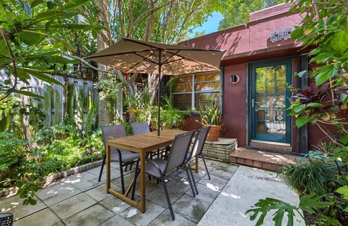 Victoria Park Apartment | Bright Stylish Apt in Las Olas Blvd Victoria Park