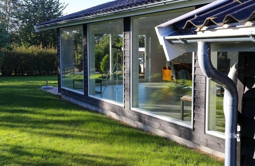 Holbaek House | Bright summer house close to the beach and water