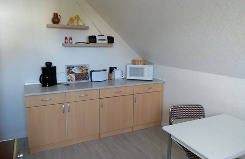 Kallstadt Condo | Bright vacation apartment * (DTV classification), balcony w. View of the vineyards