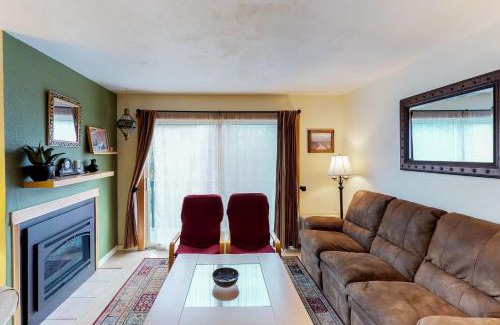 Alyeska Apartment | Brighton Condo #208